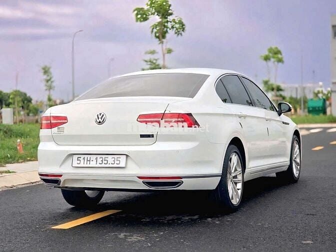 Volkswagen  Passat  Sx 2018 model mới  1 chủ .