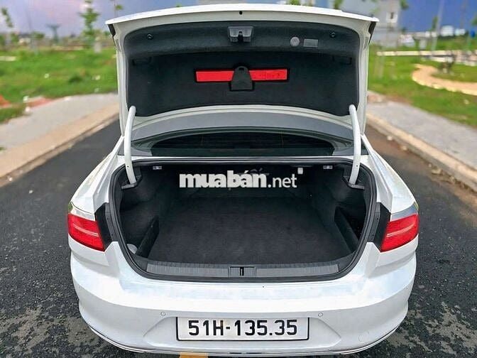 Volkswagen  Passat  Sx 2018 model mới  1 chủ .
