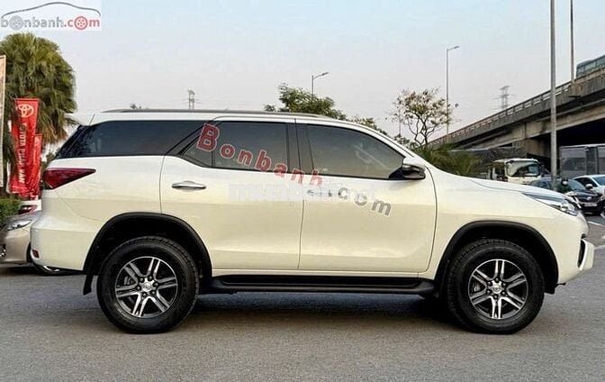 Toyota Fortuner 2.7V 4x2 AT 2017