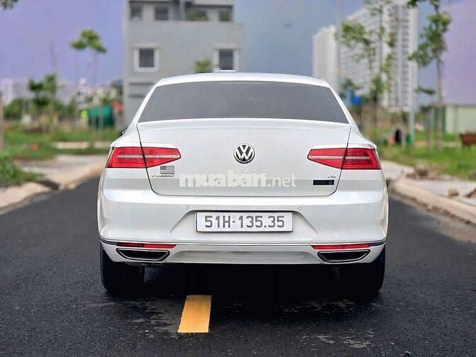 Volkswagen  Passat  Sx 2018 model mới  1 chủ .