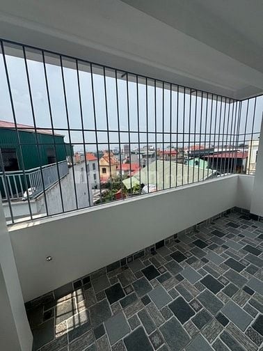 NHÀ XÂY MỚI P.LIÊN MẠC - B.TL - 5T Ô TÔ ĐỖ CỬA,VÀO NHÀ - KINH DOANH 