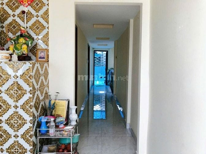 Bán nhà HXH Cao Văn Lầu, DT 3.4 x 18m, NH 5.4m, gía 11.8 Tỷ