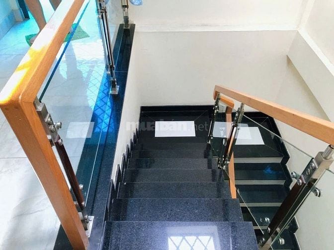 Bán nhà HXH Cao Văn Lầu, DT 3.4 x 18m, NH 5.4m, gía 11.8 Tỷ