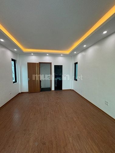 NHÀ XÂY MỚI P.LIÊN MẠC - B.TL - 5T Ô TÔ ĐỖ CỬA,VÀO NHÀ - KINH DOANH 