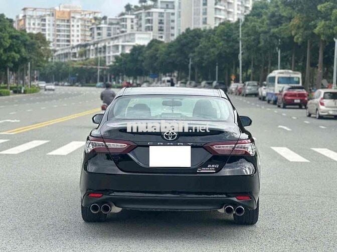 Toyota Camry 2.5Q 2019 odo 38000 km