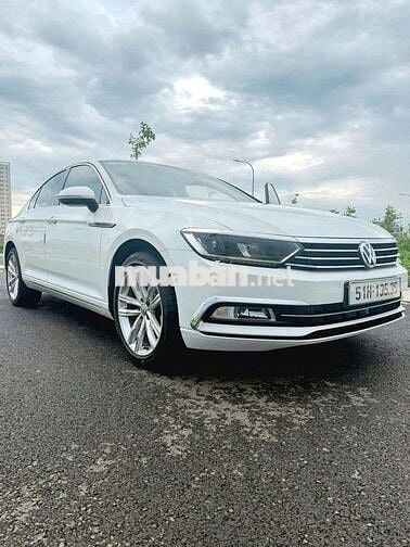 Volkswagen  Passat  Sx 2018 model mới  1 chủ .