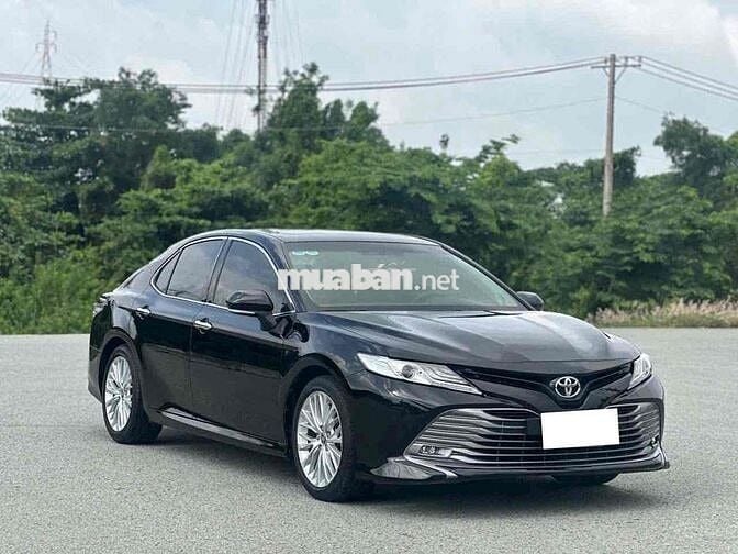 Toyota Camry 2.5Q 2019 odo 38000 km