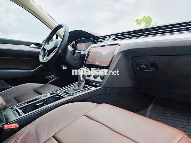 Volkswagen  Passat  Sx 2018 model mới  1 chủ .