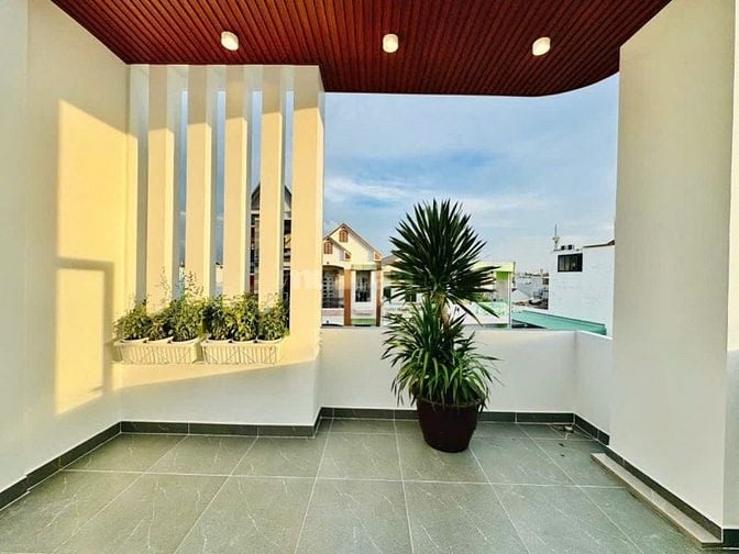 Bán nhà mặt tiền đường 8m Phan Huy Ích, Gò Vấp, 4,5x16m, 1 lửng, 3 lầu