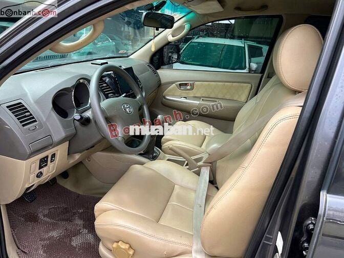 Toyota Fortuner 2.5G 2010 - 375 Triệu