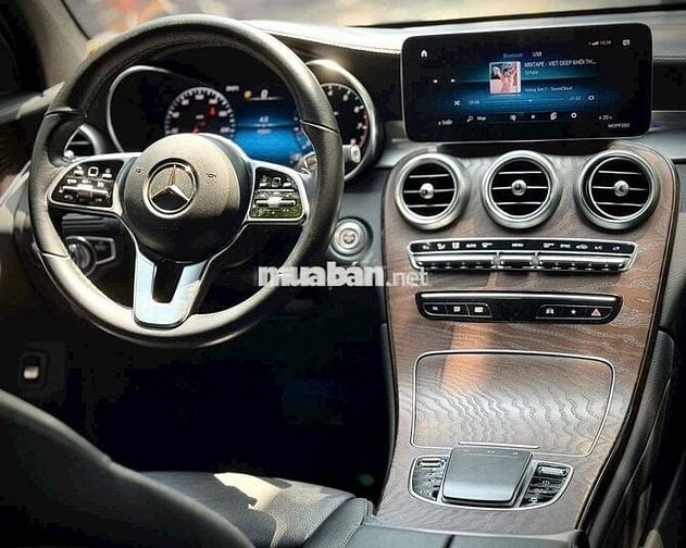 Mercedes Benz GLC Class 2021  - 70000 km