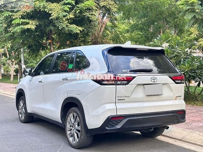 Toyota Innova Cross HEV 2.0 CVT 2024