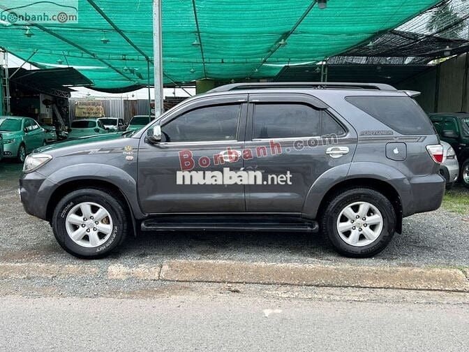 Toyota Fortuner 2.5G 2010 - 375 Triệu