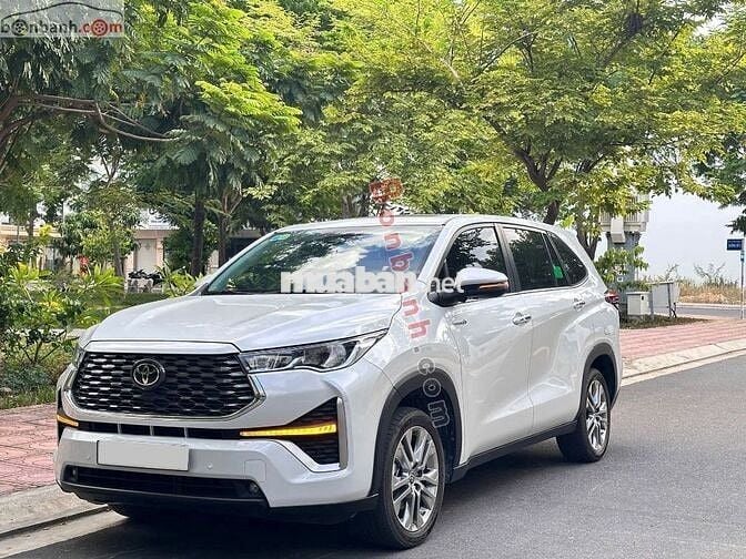 Toyota Innova Cross HEV 2.0 CVT 2024