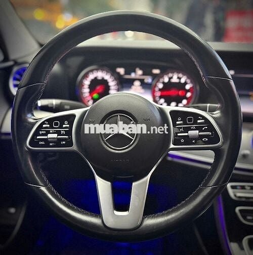 Mercedes Benz E Class 2020 E180 - 50000 km