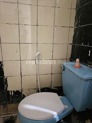 Cho thuê phòng lầu 4, đường  Võ Văn Tần, Quận 3, mới sơn sửa