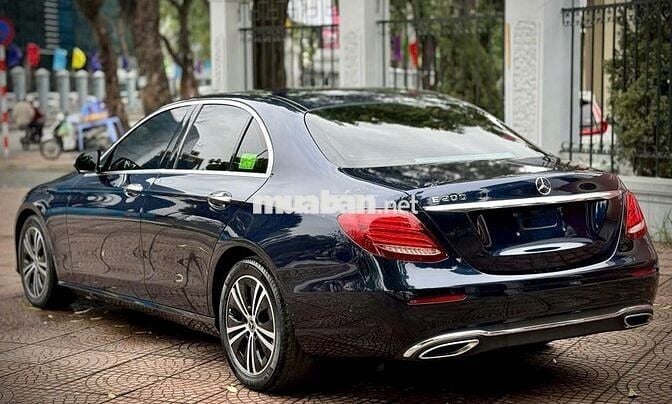 Mercedes Benz E Class 2020 E180 - 50000 km