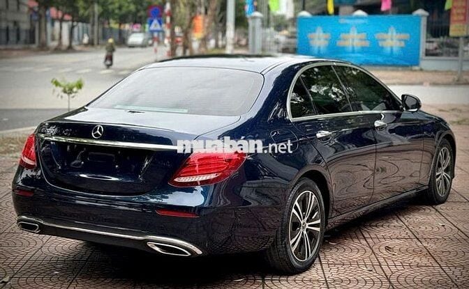 Mercedes Benz E Class 2020 E180 - 50000 km