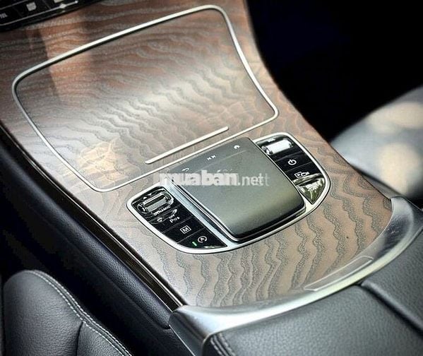 Mercedes Benz GLC Class 2021  - 70000 km