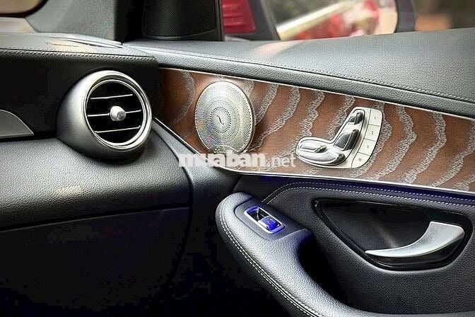 Mercedes Benz GLC Class 2021  - 70000 km