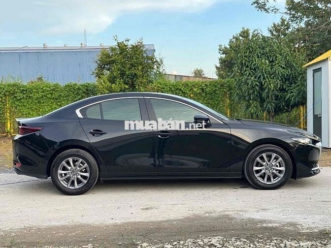 Mazda 3 2022 1.5L Luxury - 10300 km