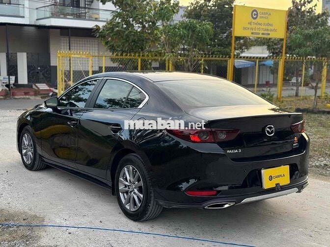 Mazda 3 2022 1.5L Luxury - 10300 km