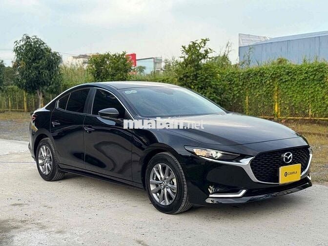 Mazda 3 2022 1.5L Luxury - 10300 km