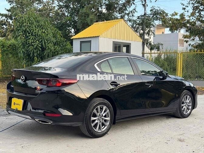 Mazda 3 2022 1.5L Luxury - 10300 km