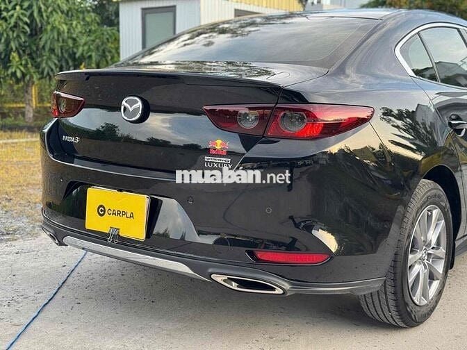 Mazda 3 2022 1.5L Luxury - 10300 km