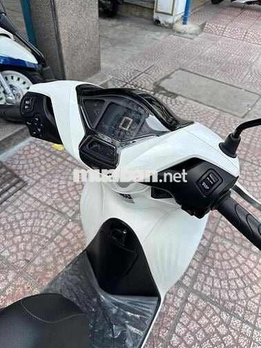 Honda SH 125i 2024 Smartkey Trắng BST Chính chủ