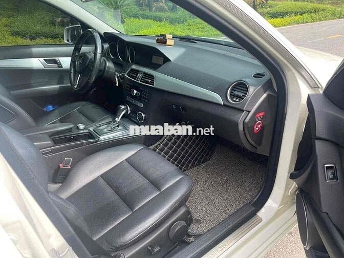 Mercedes Benz C Class 2012 C200 - 136000 km