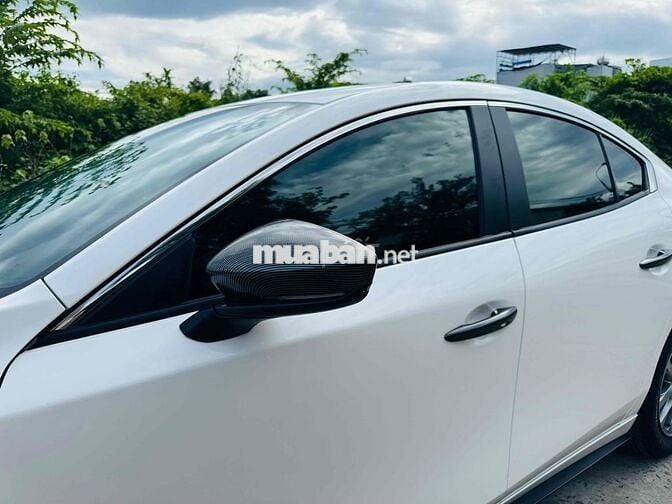 Mazda 3 2023 1.5L Deluxe