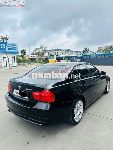 BMW 3 Series 320i 2010
