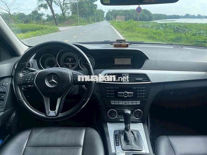 Mercedes Benz C Class 2012 C200 - 136000 km