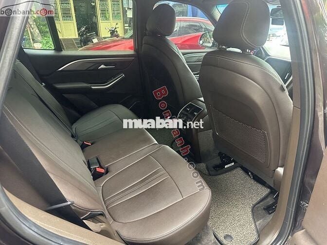 VinFast Lux SA 2.0 Premium 2.0 AT 2020