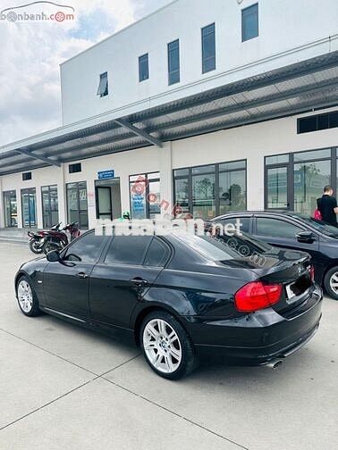 BMW 3 Series 320i 2010
