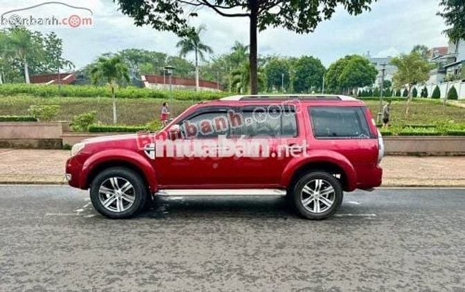 Ford Everest 2.5L 4x2 MT 2011