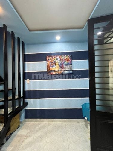 Chính chủ bán căn nhà nhỏ xinh – cách mặt đường nhựa chỉ ba bước chân