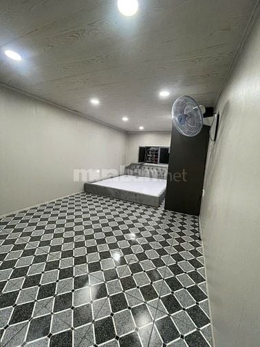 Bán căn hộ tập thể phố Ngọc Hà, sau Lăng Bác, ô tô cách nhà 20m