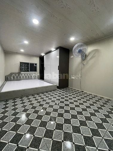 Bán căn hộ tập thể phố Ngọc Hà, sau Lăng Bác, ô tô cách nhà 20m