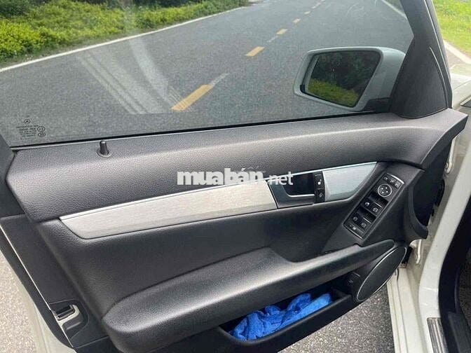 Mercedes Benz C Class 2012 C200 - 136000 km