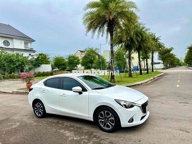 Mazda 2 2018  1.5 AT Sedan - 100000 km