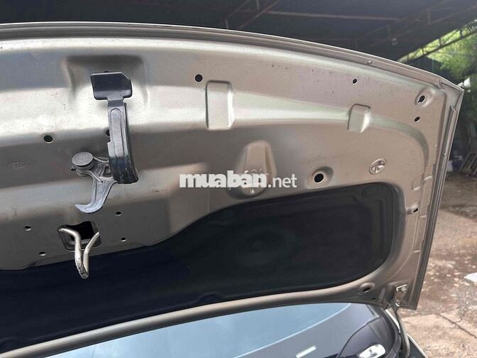 KIA RONDO GAT 2.0 2015