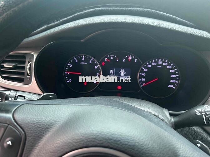 KIA RONDO GAT 2.0 2015
