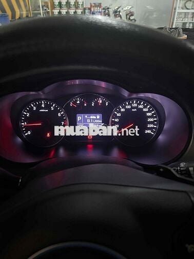 KIA RONDO GAT 2.0 2015