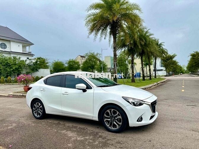 Mazda 2 2018  1.5 AT Sedan - 100000 km