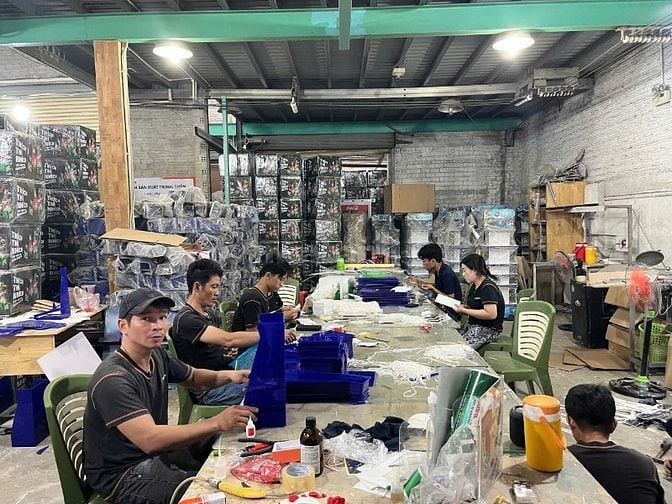 TUYỂN 5 THỢ MỘC, SƠN PU, SẮT, IN, ĐỨNG MÁY CNC, QUẢNG CÁO
