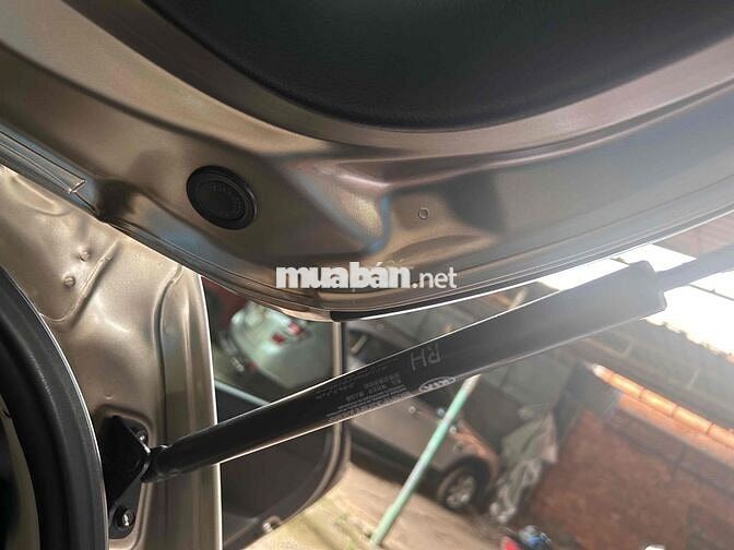 KIA RONDO GAT 2.0 2015