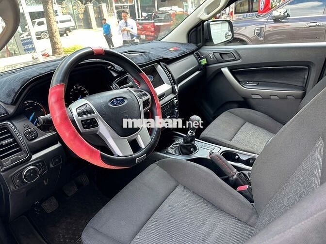 Ford Ranger 2022 số sàn, bảo hành 2026, vay70%