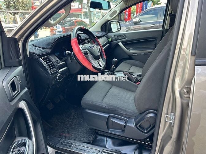 Ford Ranger 2022 số sàn, bảo hành 2026, vay70%